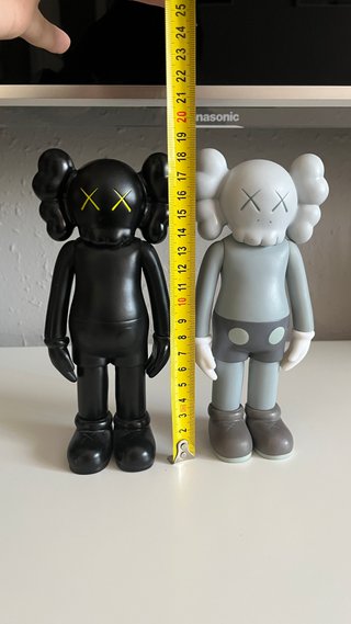 Figura Kaws Gris