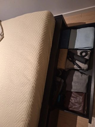 Cama IKEA MALM 140x200 + Colchón + Mesita