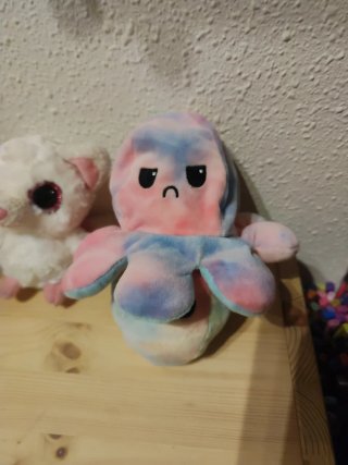 Lote 3 peluches Pikachu, gato y pulpo