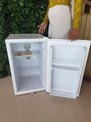 Mini Nevera Blanca