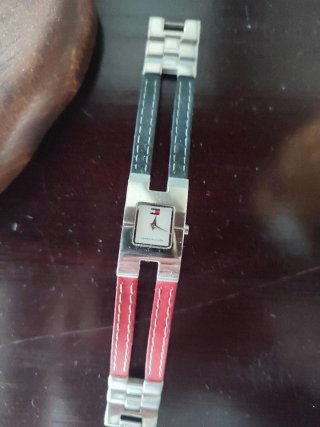 Reloj Tommy Hilfiger Cuadrado
