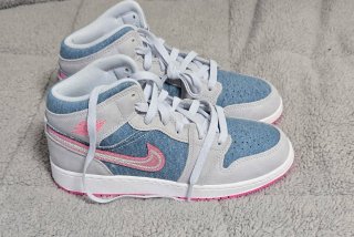 Nike Jordan 1 Mid Denim Rosa
