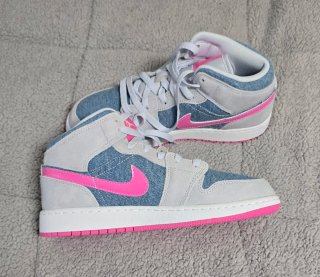 Nike Jordan 1 Mid Denim Rosa