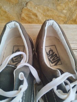 Vans Authentic Talla 37 UA 5.5 Negro/Marrón