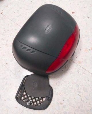 Baúl Moto Monolock. Givi.