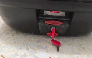 Baúl Moto Monolock. Givi.
