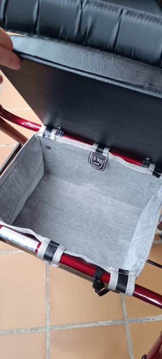 Andador con asiento y ruedas