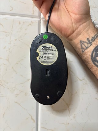 Ratón Trust USB Negro y Plateado