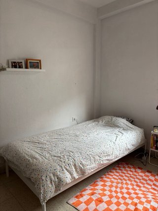 Cama individual metálica blanca y colchon