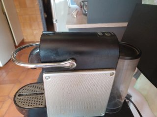 Cafetera Nespresso Negra