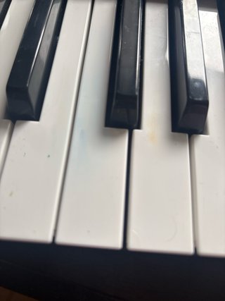 Piano Alesis Melody 61 Teclas 15€ mas i cascos
