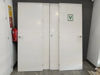 Puertas madera maciza blancas diseño moderno