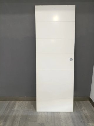 Puertas madera maciza blancas diseño moderno