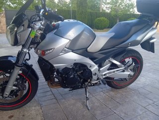 Suzuki GSR 600 Naked Negra/Plata
