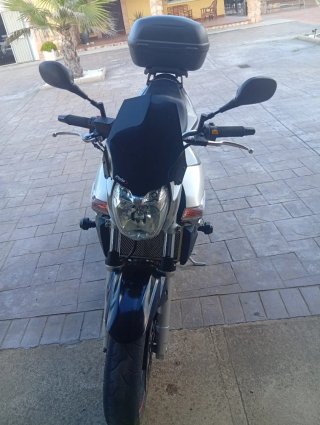 Suzuki GSR 600 Naked Negra/Plata