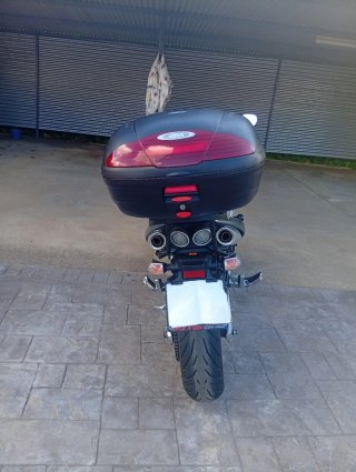 Suzuki GSR 600 Naked Negra/Plata