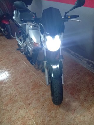 Suzuki GSR 600 Naked Negra/Plata
