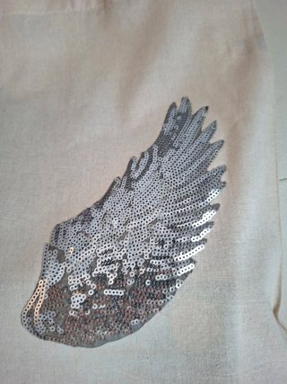 Bolso Tote Beige con Alas Lentejuelas