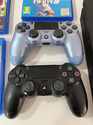PS4 500GB Negra y Azul