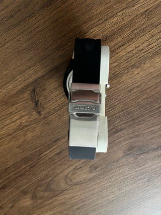 Reloj Deportivo Seiko Juvenil Plata y Amarillo