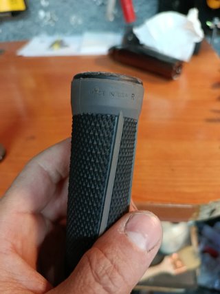 Puños Odi Aaron Gwin AG2