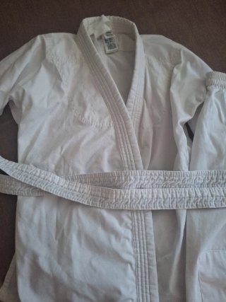 Kimono artes marciales Decathlon blanco Talla 150