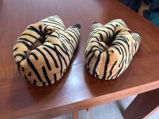 Pantofole con stampa tigre