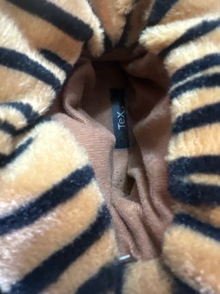 Pantofole con stampa tigre