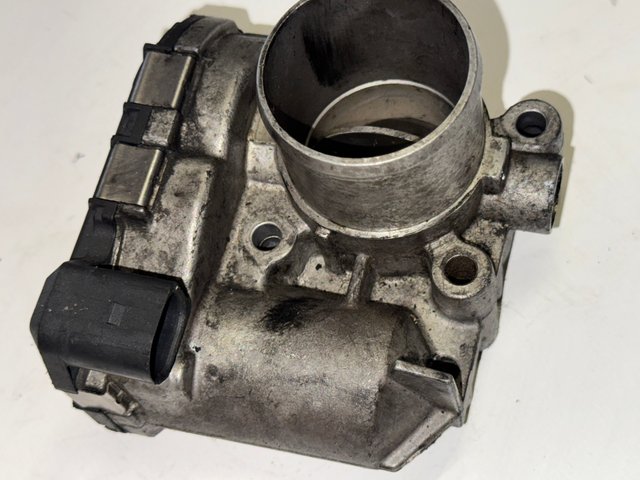 Caja Mariposa Renault 8200330810G
