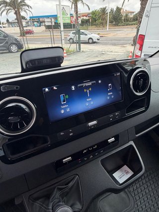 Mercedes-Benz Sprinter 2025