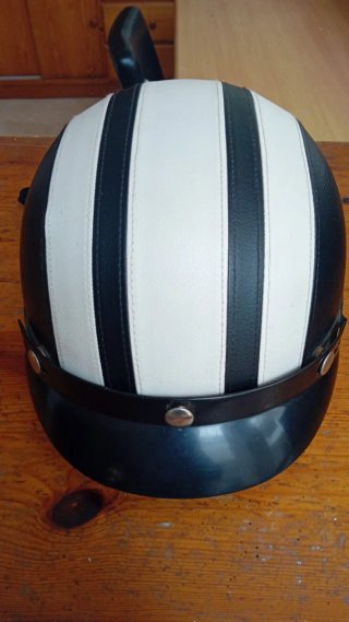 Casco Vintage de cuero, Rayas Blanco y Negro