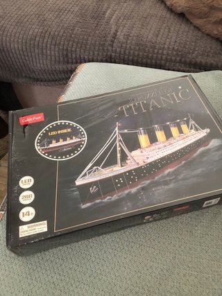 Rompecabezas 3D del Titanic con luces LED Nueva