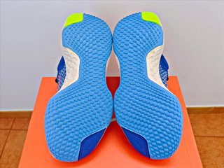 NIKE ZoomX INVINCIBLE RUN 2