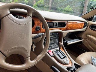 Jaguar XJ8 EXECUTIVE