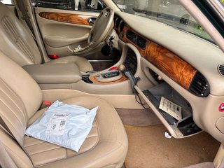 Jaguar XJ8 EXECUTIVE