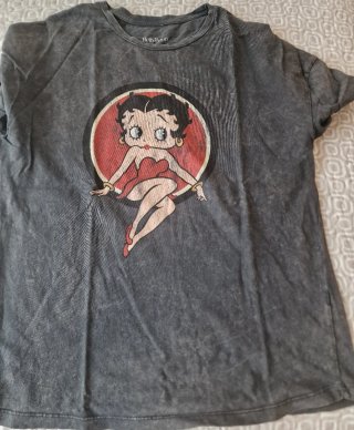 Conjunto Stradivarius Camiseta Betty Boop + Chaque