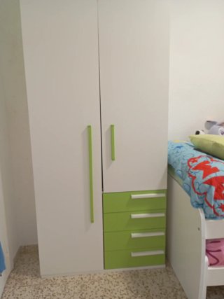 Armario juvenil blanco y verde
