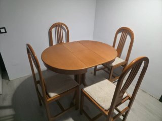 Conjunto mesa extensible y 4 sillas madera
