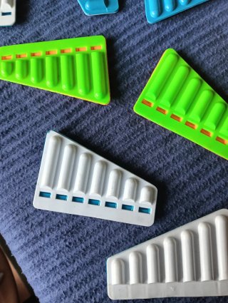 30 Armónicas de Plástico