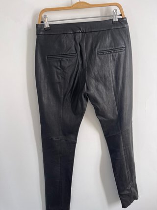 Pantalón cuero Mango Talla 38