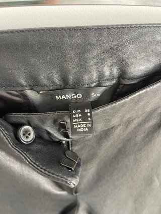 Pantalón cuero Mango Talla 38