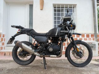 Royal Enfield Himalayan Negra