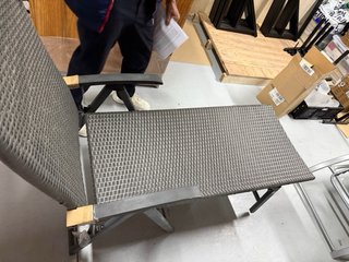 Tumbona reclinable exterior mimbre y metal