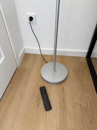 Lámpara de pie LED regulable 30W gris