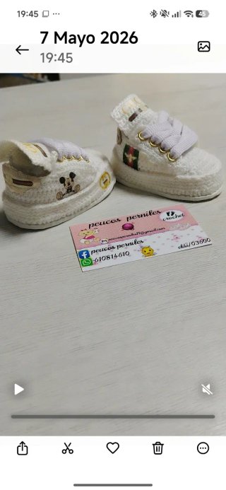 Patucos crochet bebé Miki Mouse