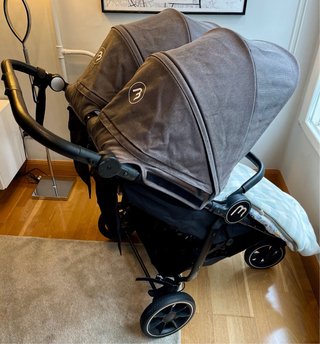 Carrito gemelar Baby Monsters con capazo