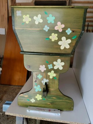 Anaca/Culla in legno decorata