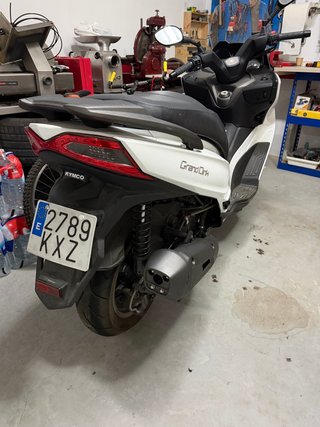 Kymco Grand Dink 125cc Blanca Scooter con 3000km