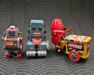 Set di robot di latta a molla