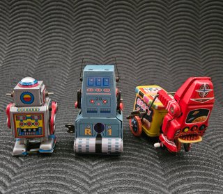 Set di robot di latta a molla